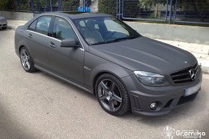 MERCEDES_C_63_AMG