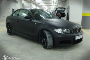 bmw_135_black_mat