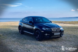 bmw_x6_black_gloss